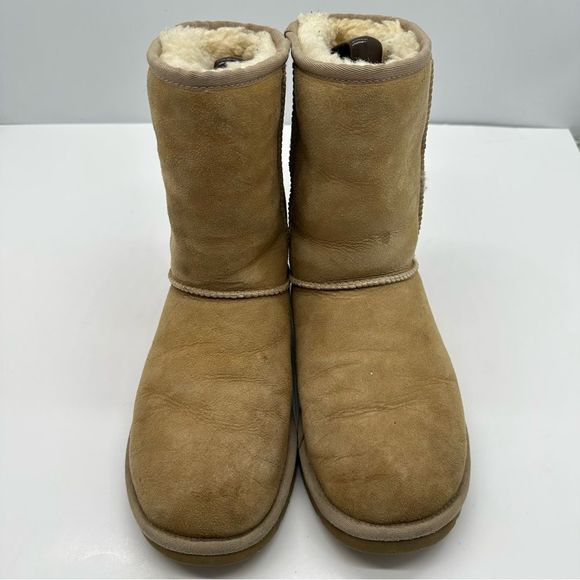 UGG Classic Short Womens 6 Ankle Boots Booties Winter Fall Pull On Sherpa Lined - Picture 3 of 9